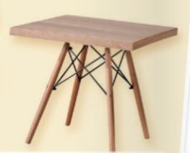 שולחן עץ נמוך מרובע